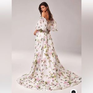 Milla Elegant floral puff sleeve maxi dress. Apple Blossom, Size Small